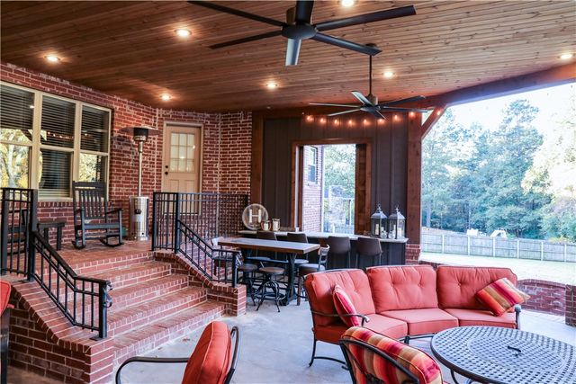 513 Autumnwood, Russellville, AR 72802