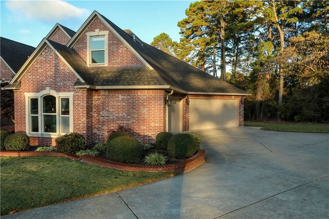 513 Autumnwood, Russellville, AR 72802