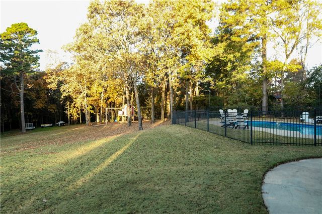 513 Autumnwood, Russellville, AR 72802