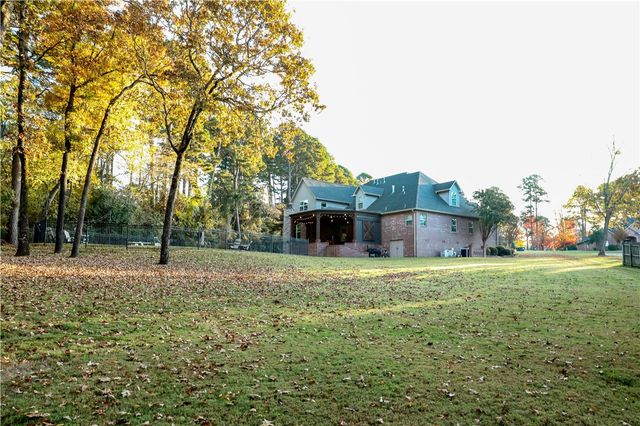 513 Autumnwood, Russellville, AR 72802