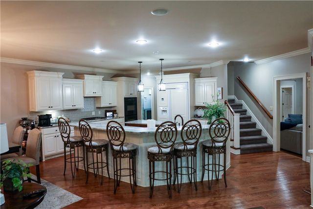 513 Autumnwood, Russellville, AR 72802