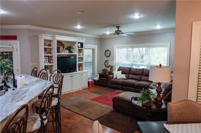 513 Autumnwood, Russellville, AR 72802