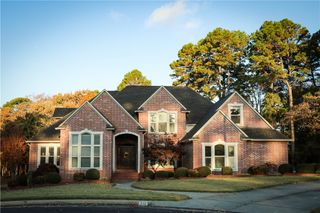 513 Autumnwood, Russellville, AR 72802