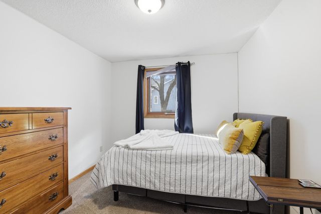 9851 Gillard Avenue NE, Monticello, MN 55362