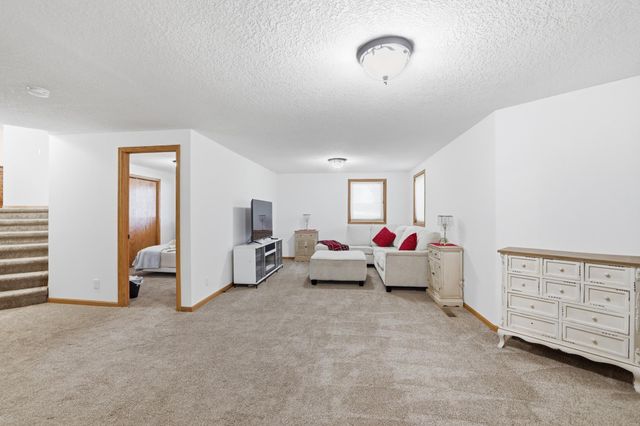 9851 Gillard Avenue NE, Monticello, MN 55362