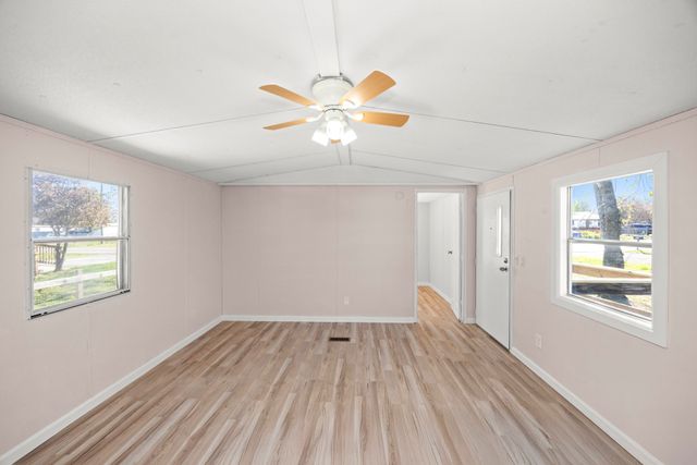 223 Hurricane Cir, La Vergne, TN 37086