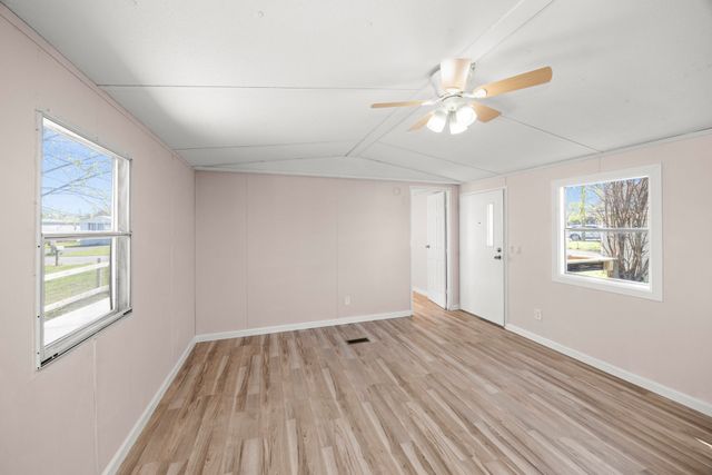 223 Hurricane Cir, La Vergne, TN 37086