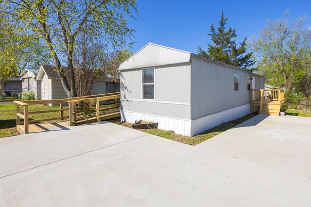 223 Hurricane Cir, La Vergne, TN 37086