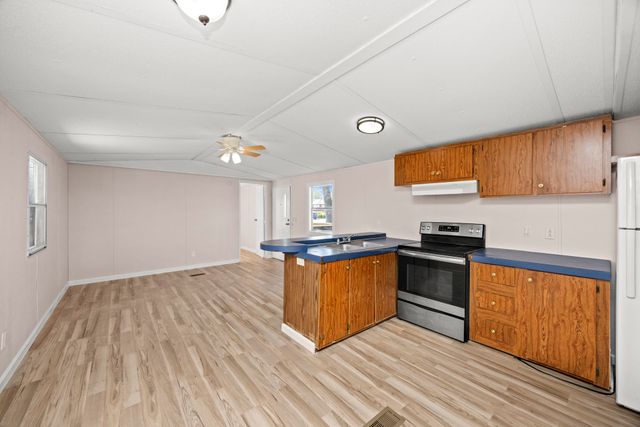 223 Hurricane Cir, La Vergne, TN 37086