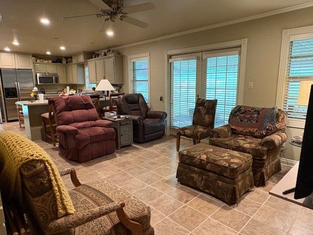 2104 S Commerce, Russellville, AR 72801