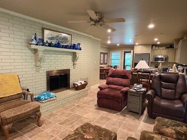2104 S Commerce, Russellville, AR 72801