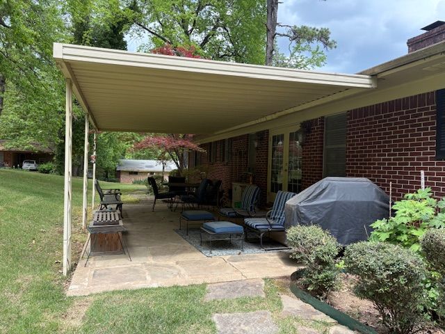 2104 S Commerce, Russellville, AR 72801