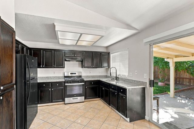 2113 Shelby Creek Court, Stockton, CA 95206