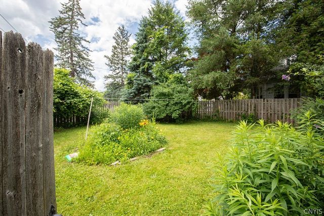 822 Glenwood Ave, Syracuse, NY 13207