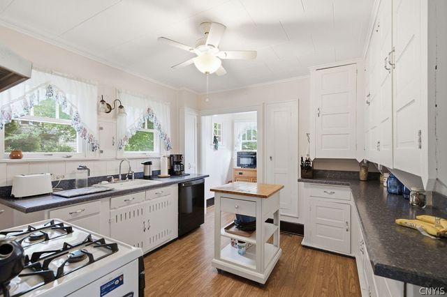 822 Glenwood Ave, Syracuse, NY 13207