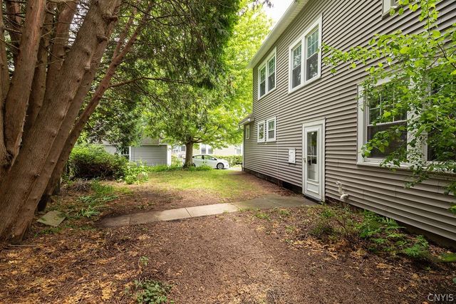 822 Glenwood Ave, Syracuse, NY 13207