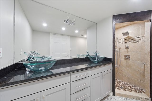 2441 E 31st Street, Tulsa, OK 74105