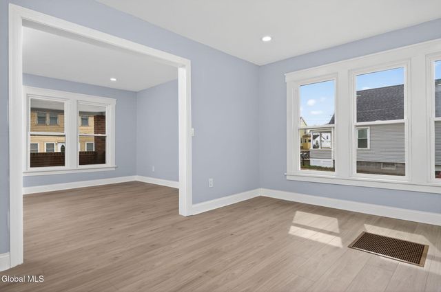 2325 12th Avenue, Colonie, NY 12189