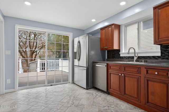 2325 12th Avenue, Colonie, NY 12189