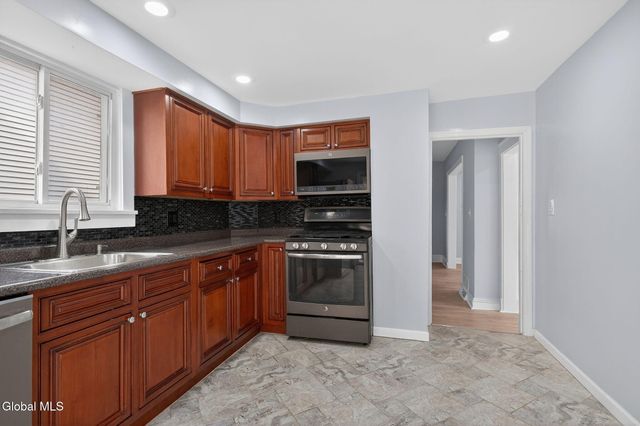 2325 12th Avenue, Colonie, NY 12189