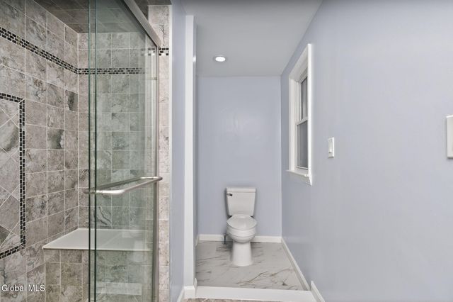 2325 12th Avenue, Colonie, NY 12189