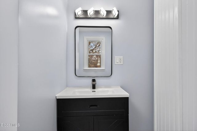 2325 12th Avenue, Colonie, NY 12189