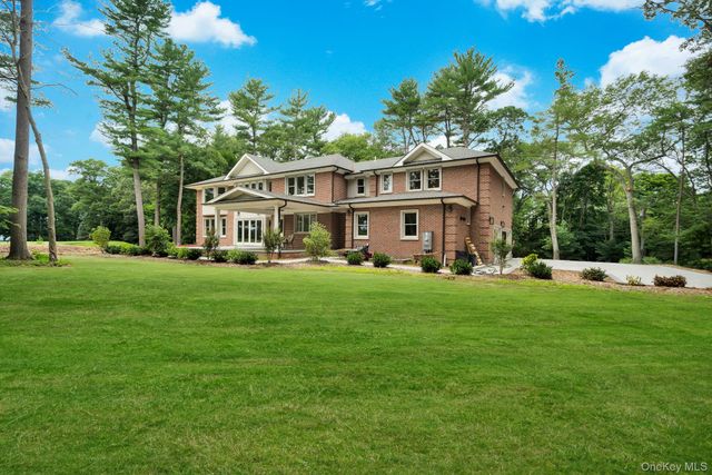 730 Remsens Lane, Muttontown, NY 11771