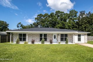 282 Mccool Street, Ocean Springs, MS 39564