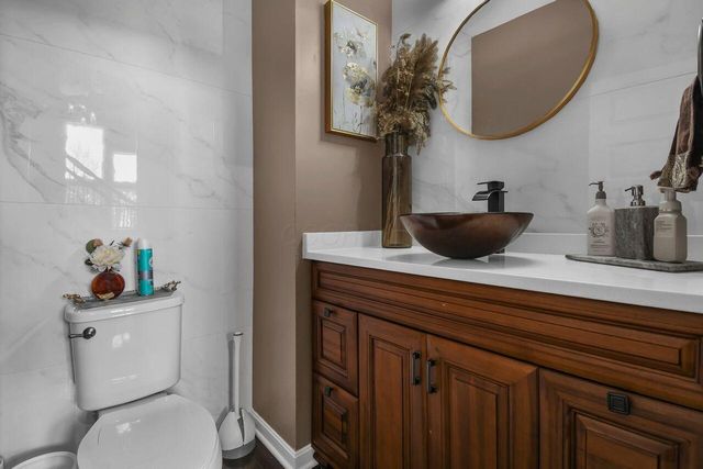 8427 Chesapeake Way NW, Pickerington, OH 43147