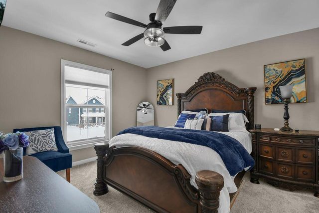 8427 Chesapeake Way NW, Pickerington, OH 43147