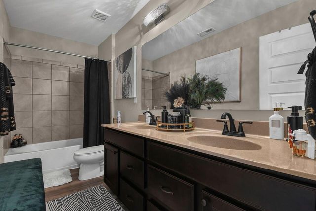 8427 Chesapeake Way NW, Pickerington, OH 43147