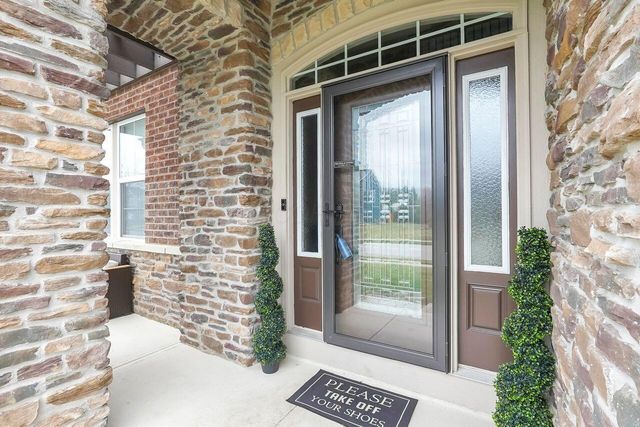 8427 Chesapeake Way NW, Pickerington, OH 43147