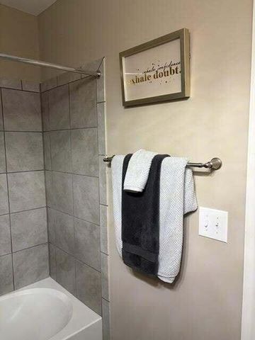 8427 Chesapeake Way NW, Pickerington, OH 43147