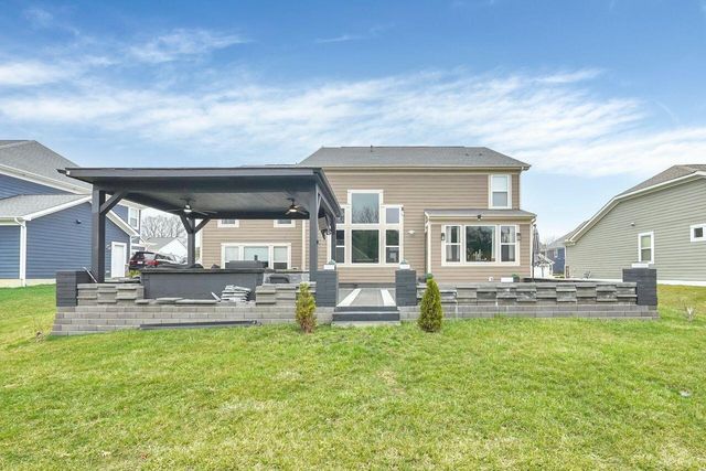 8427 Chesapeake Way NW, Pickerington, OH 43147