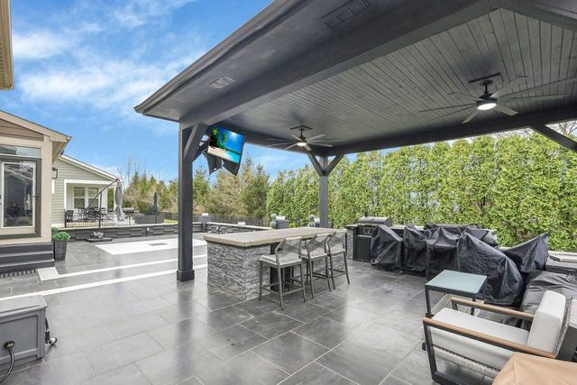 8427 Chesapeake Way NW, Pickerington, OH 43147