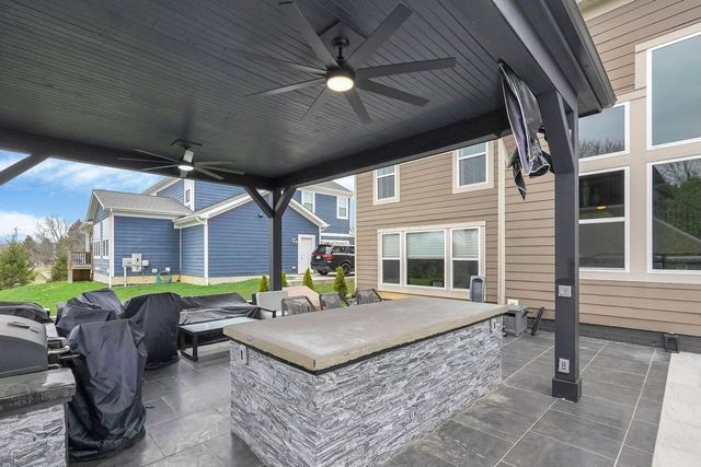 8427 Chesapeake Way NW, Pickerington, OH 43147