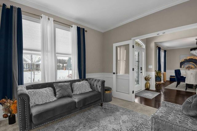 8427 Chesapeake Way NW, Pickerington, OH 43147