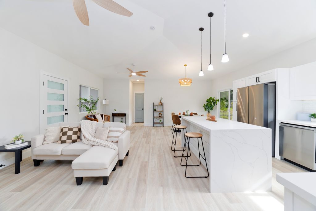 Image 1 of property listing at 15-1926 10TH AVE, Keaau, HI 96749