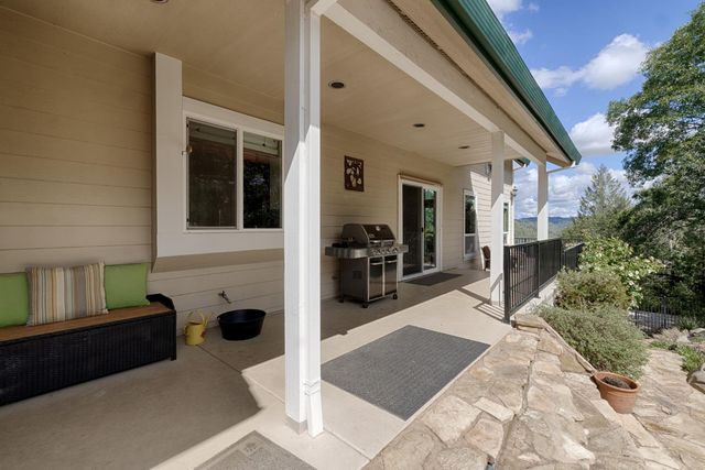 1880 Buck Ridge Ct, Colfax, CA 95713