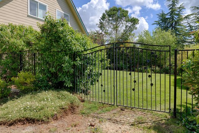 1880 Buck Ridge Ct, Colfax, CA 95713
