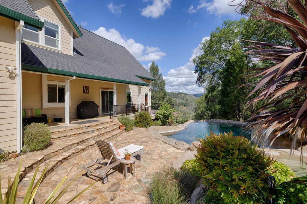 1880 Buck Ridge Ct, Colfax, CA 95713