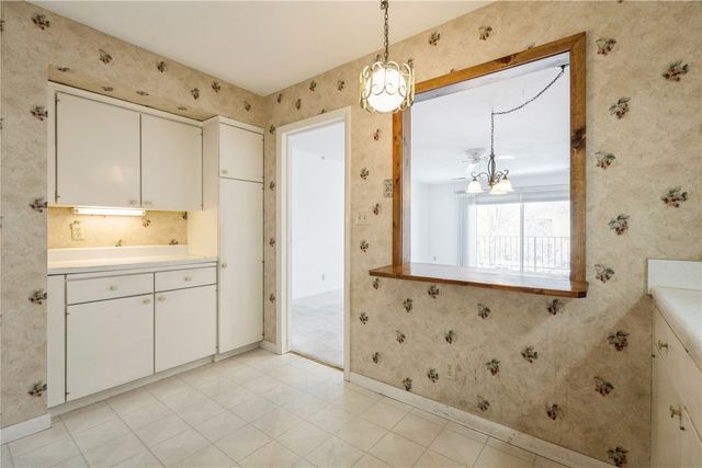 150 Thompson Dr 306, Cedar Rapids, IA 52403