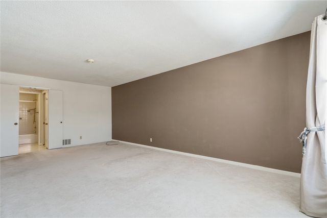 150 Thompson Dr 306, Cedar Rapids, IA 52403