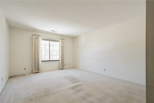 150 Thompson Dr 306, Cedar Rapids, IA 52403