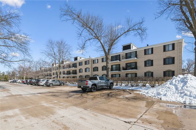 150 Thompson Dr 306, Cedar Rapids, IA 52403