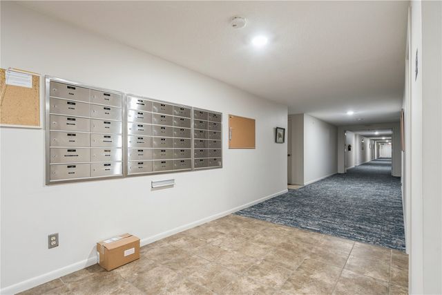 150 Thompson Dr 306, Cedar Rapids, IA 52403