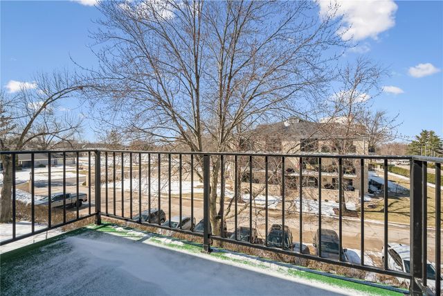 150 Thompson Dr 306, Cedar Rapids, IA 52403