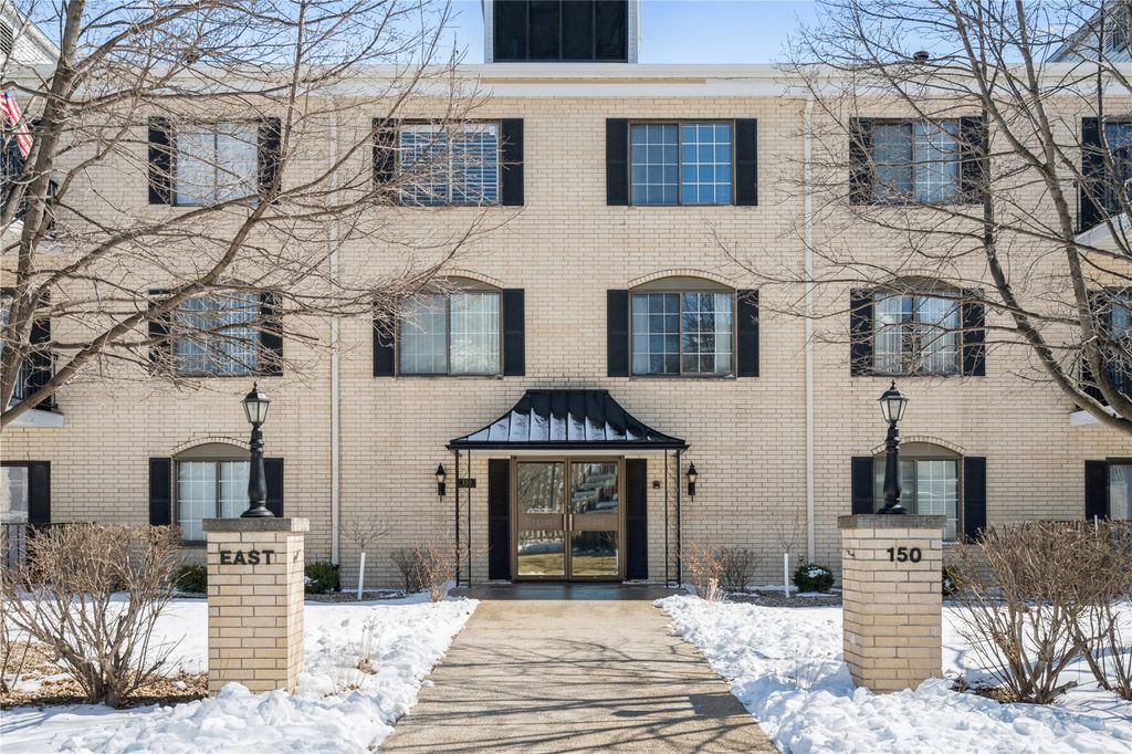150 Thompson Dr 306, Cedar Rapids, IA 52403