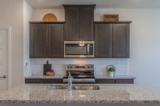 736 Thorn Creek Drive, Anna, TX 75409