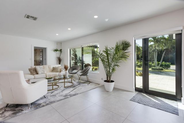 1049 W Palmetto Park Road S, Boca Raton, FL 33486